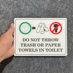 In bảng cảnh báo gắn phòng vệ sinh giá xưởng