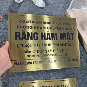 In biển hiệu cho phòng khám bằng Inox chất lượng, giá xưởng