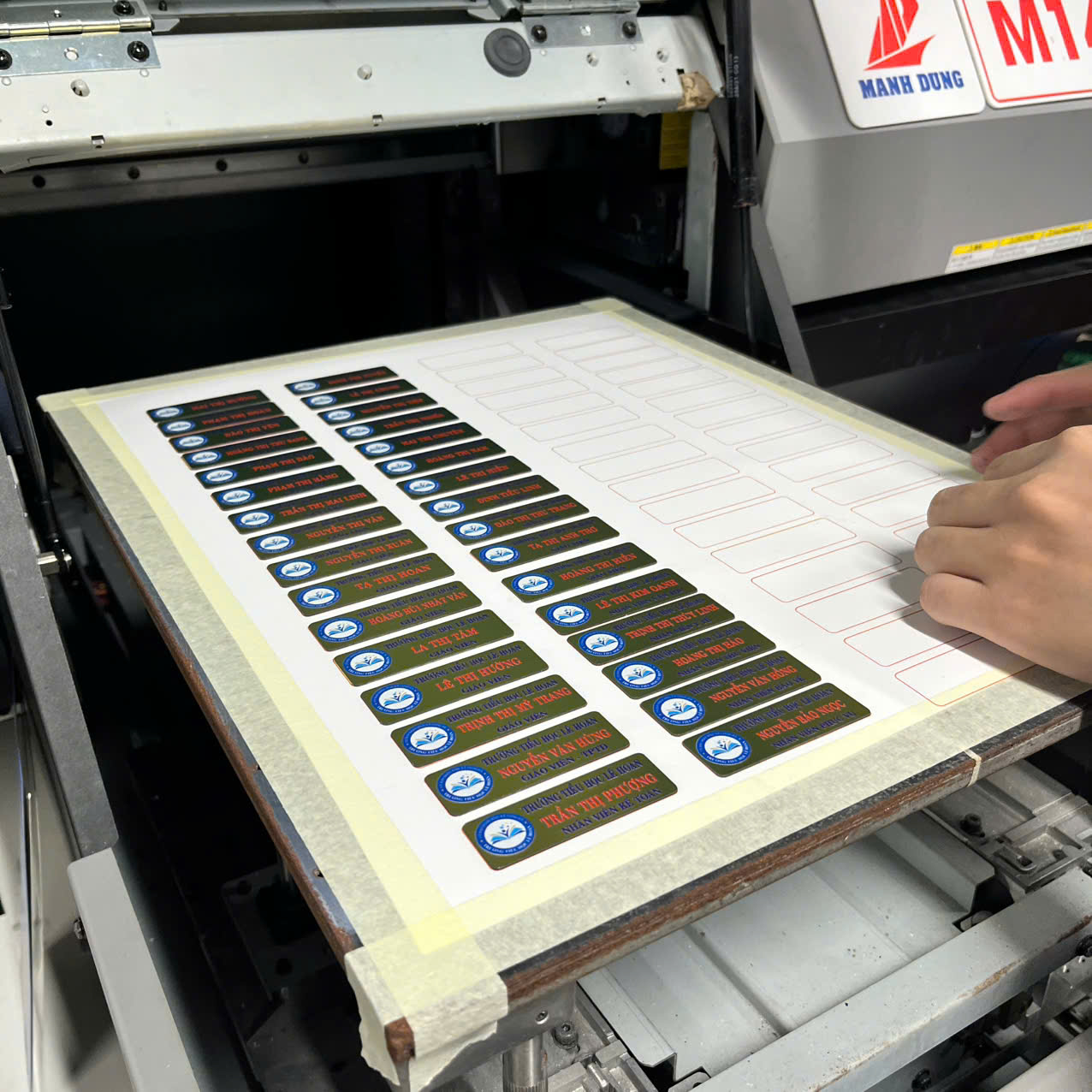 In Ấn Mạnh Dũng