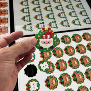 In sticker bằng mica trang trí giáng sinh, in nhanh giá xưởng